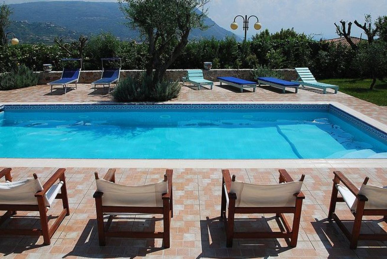 Ferienhaus mit Pool am Capo Vaticano